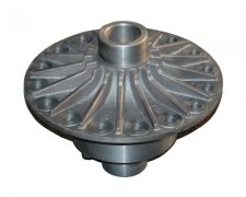Cast iron wheel hub for heavy vehicle