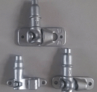 Side board hinges for heavy duty vehicles